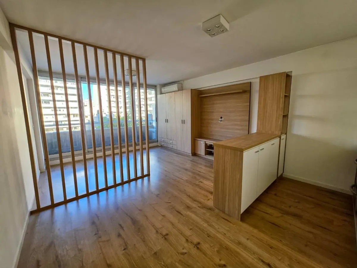 Monoambiente con balcón y amenities