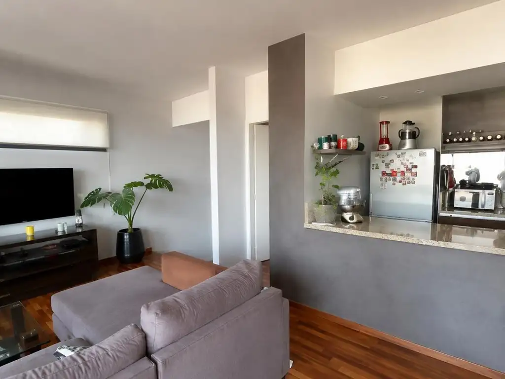 La Lucila apartment with pool
