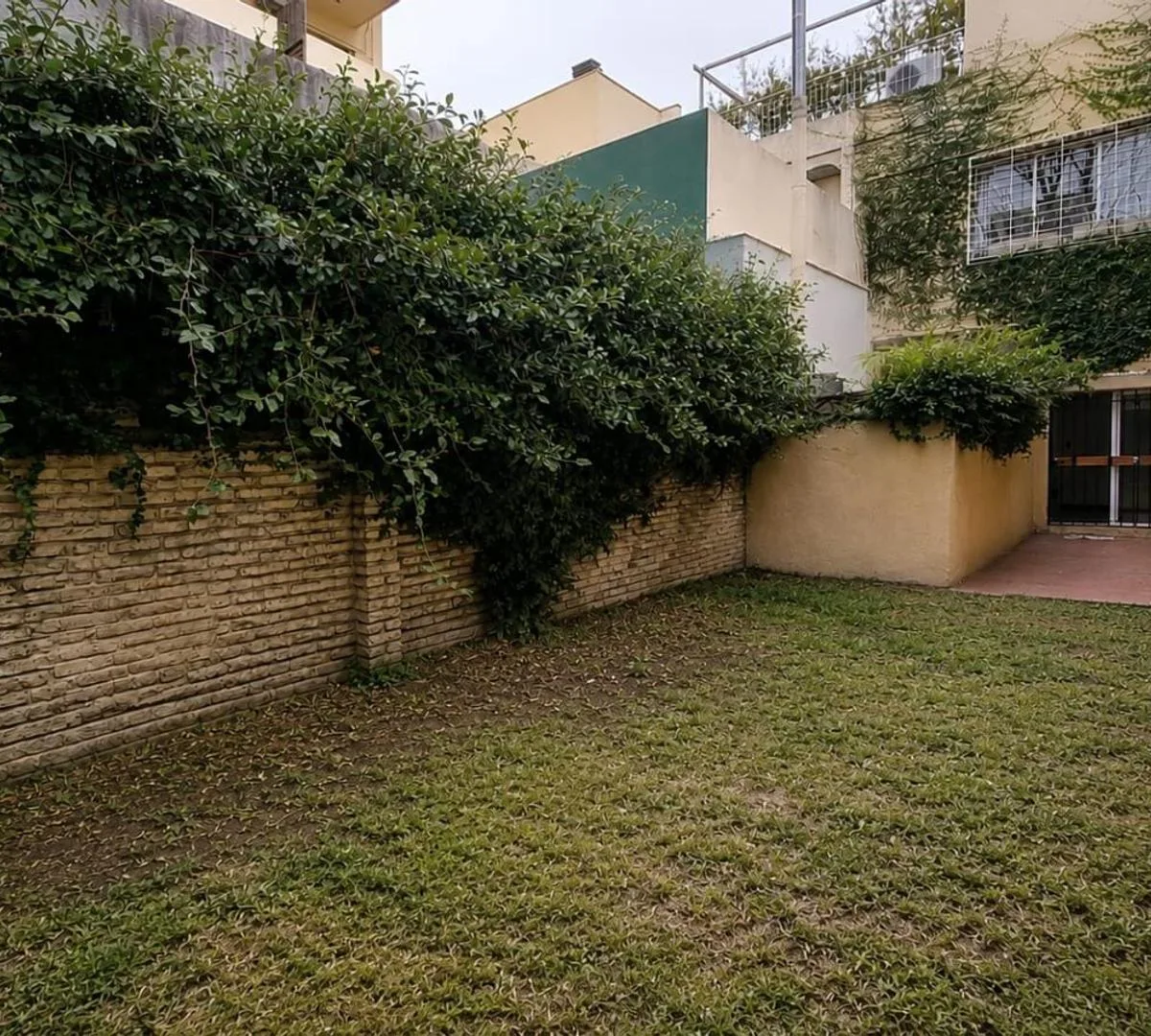 3-room unit with patio and garden