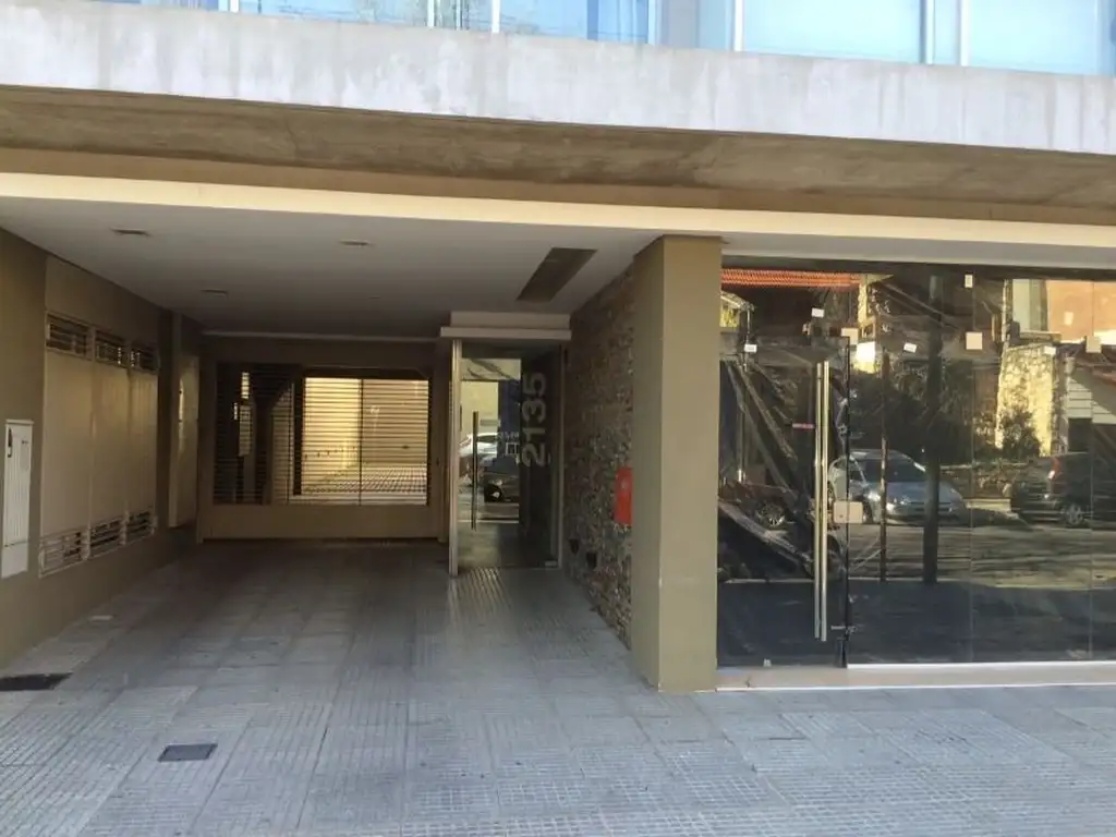 Estudio con balcón y SUM
