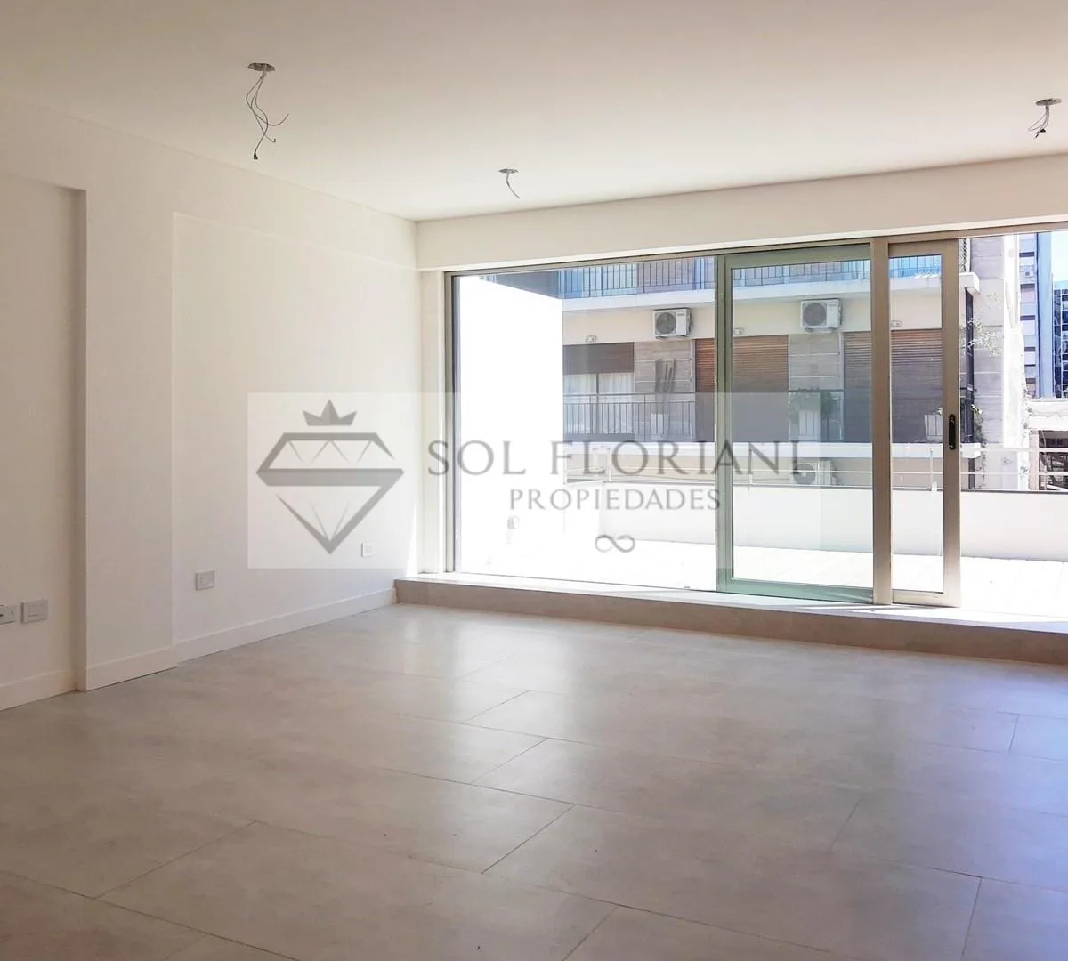 • Palacio Paz: Alquiler Monoambiente con Balcón Terraza
