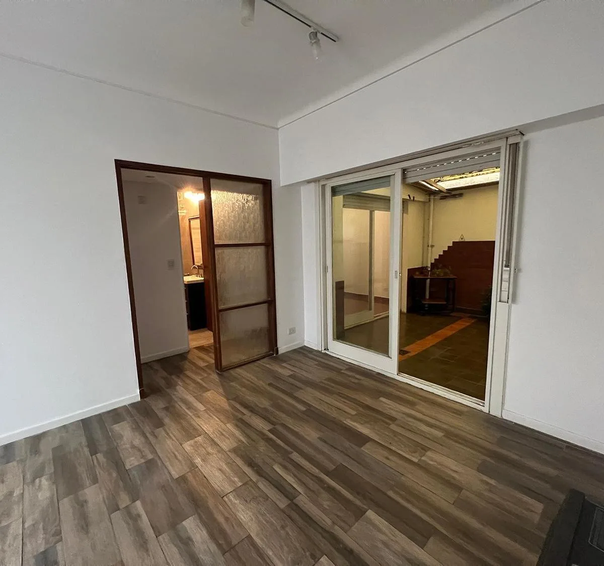 Planta baja con dos patios