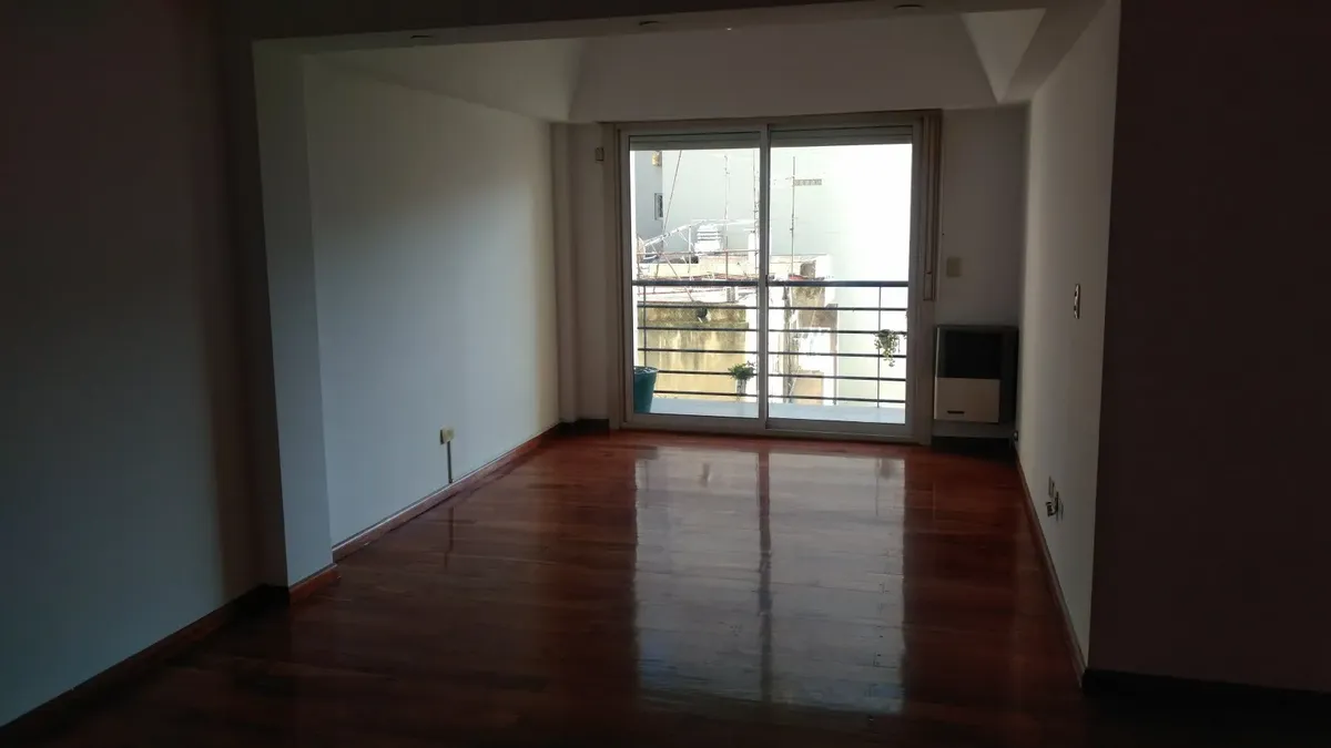 Semipiso 3 ambientes con balcón