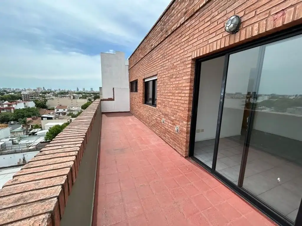 Front-facing apartment with terrace balcony
