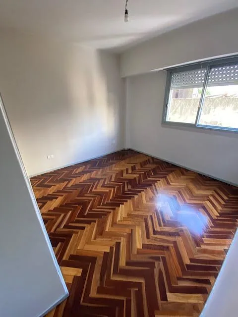 Rear-facing 2-room apartment