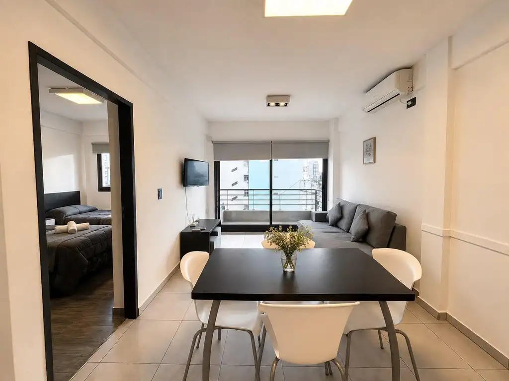 Departamento amoblado con balcón