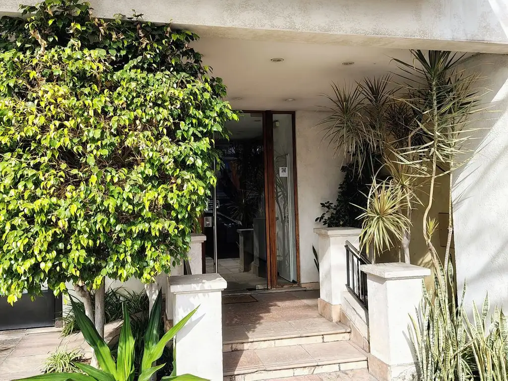 Departamento con balcón y suite