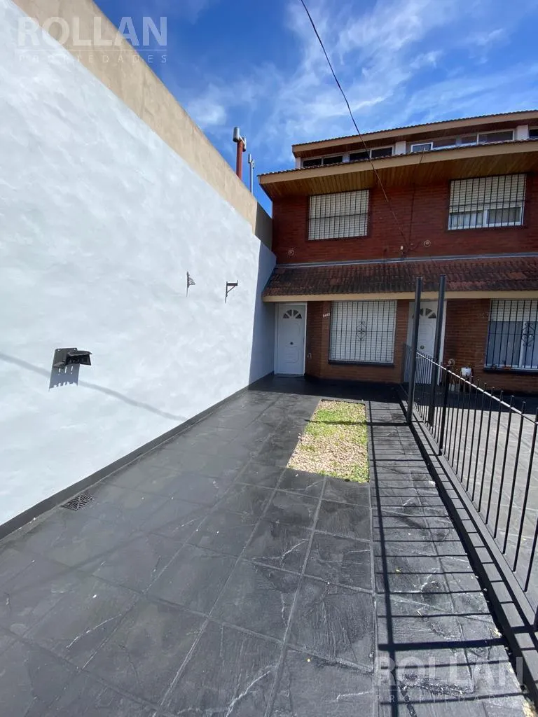 Duplex 2 dormitorios con patio