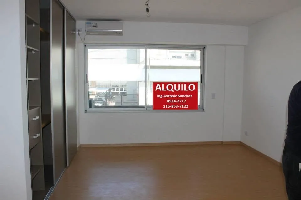 Monoambiente con balcón y jacuzzi