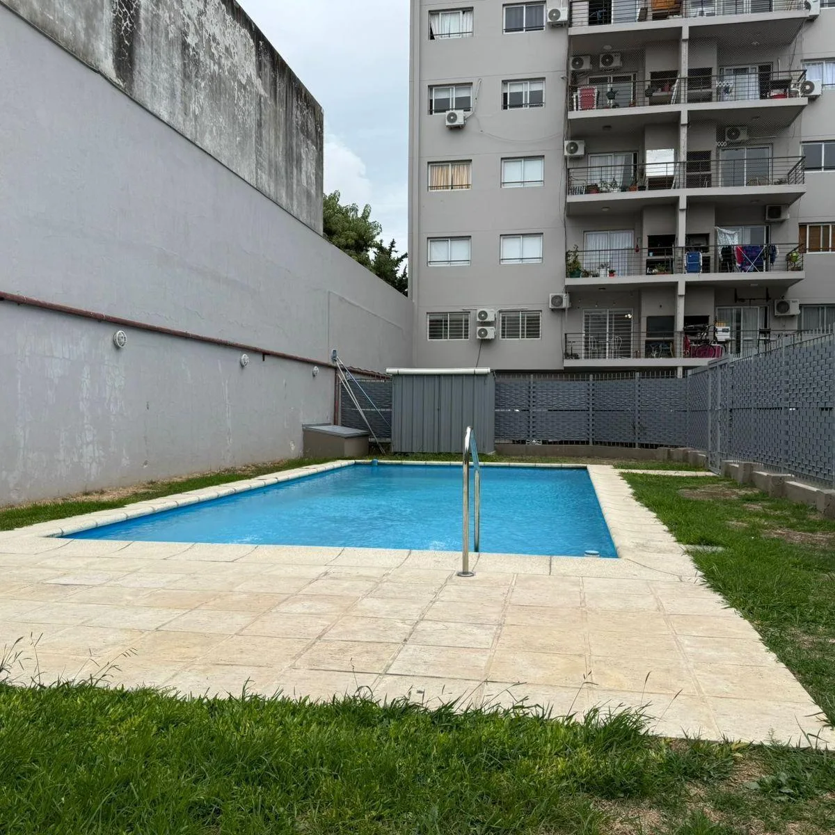 2 ambientes con balcón