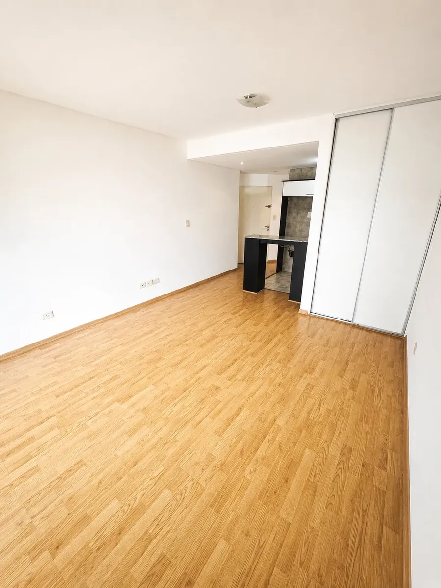 Monoambiente 32 m² al frente con balcón