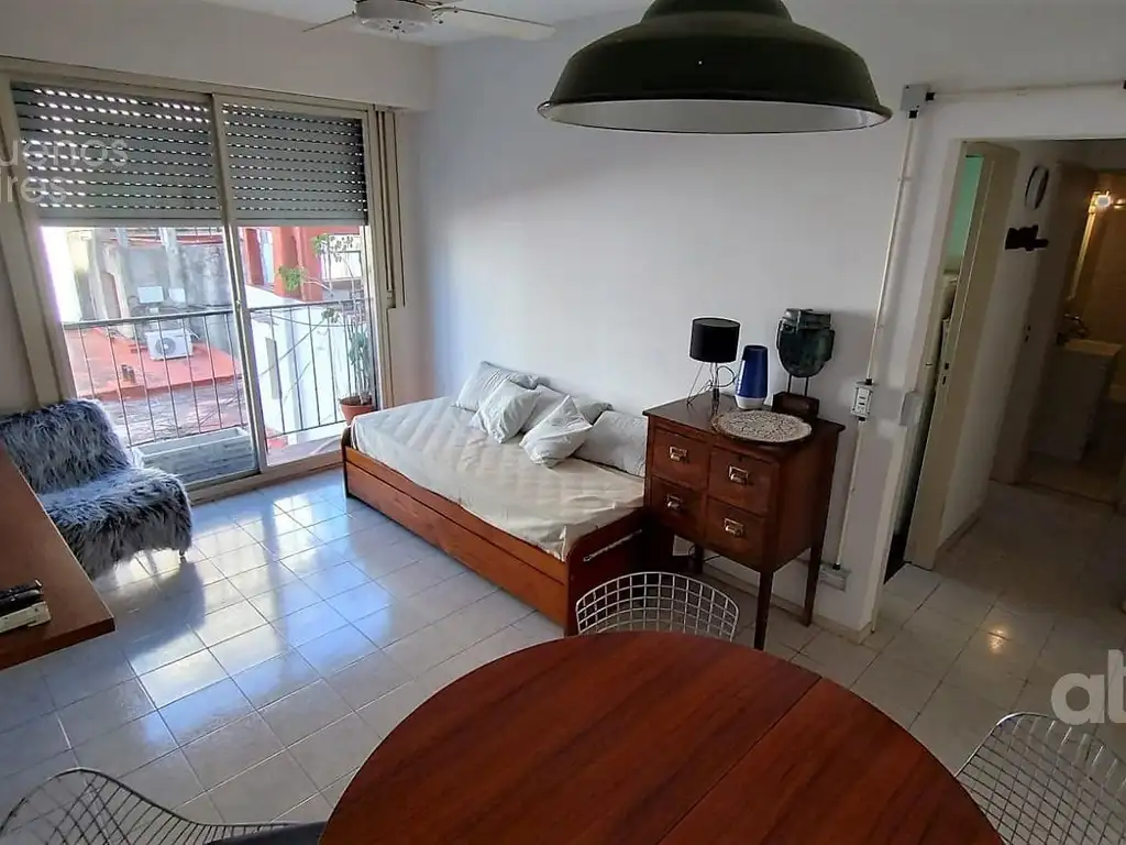 1 bedroom with balcony, San Telmo
