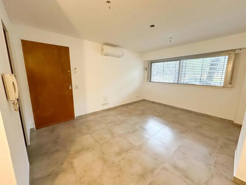 Departamento en planta baja con entrada independiente