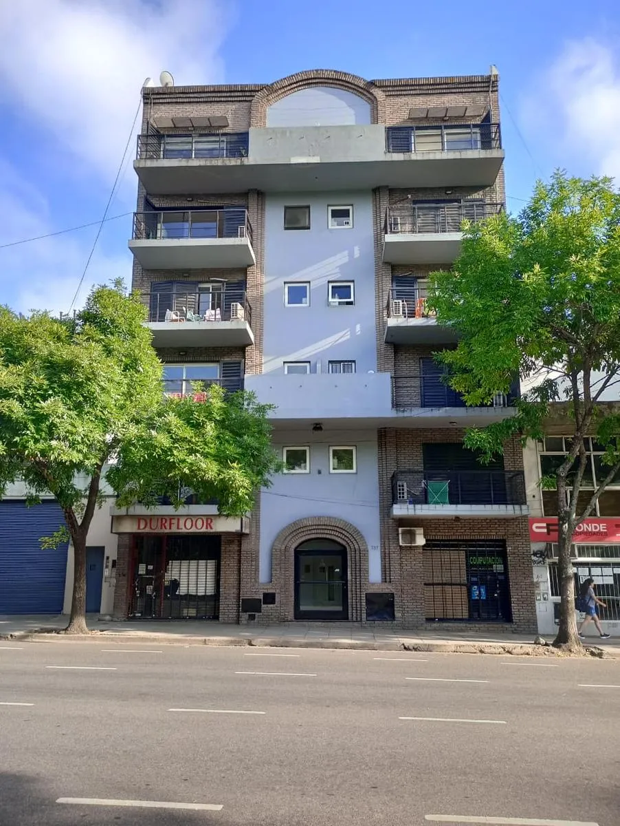 Departamento 2 ambientes con balcón