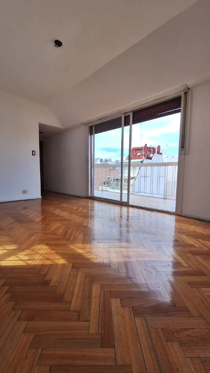 Semipiso con gran balcón