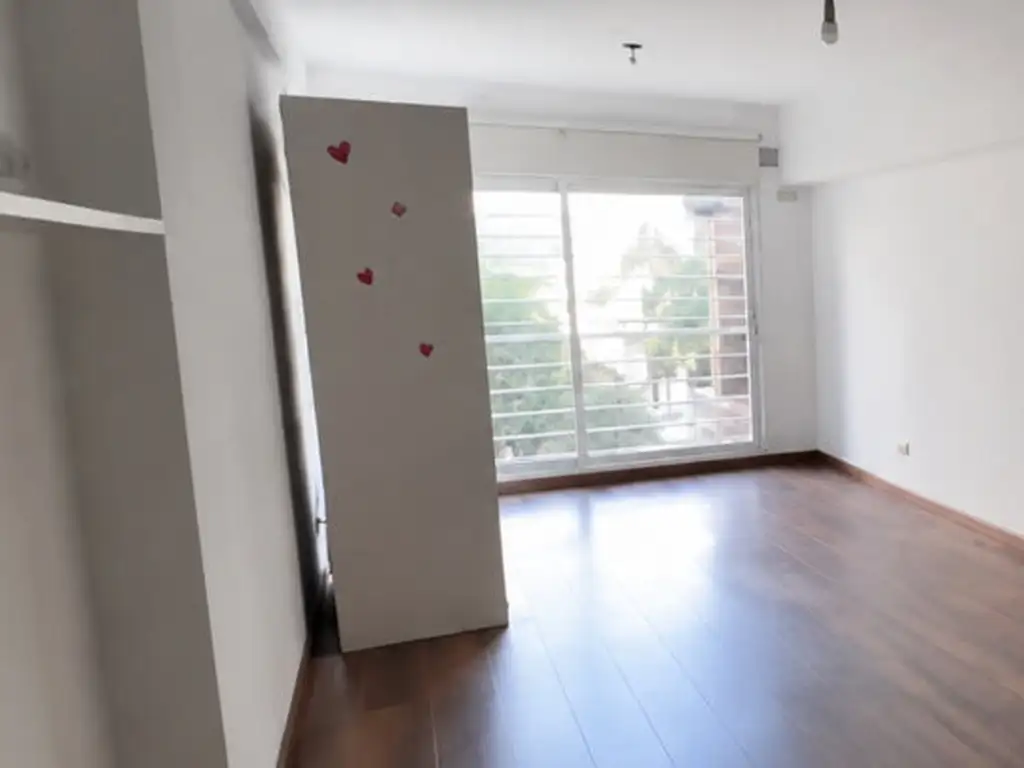 Monoambiente con balcón en Belgrano