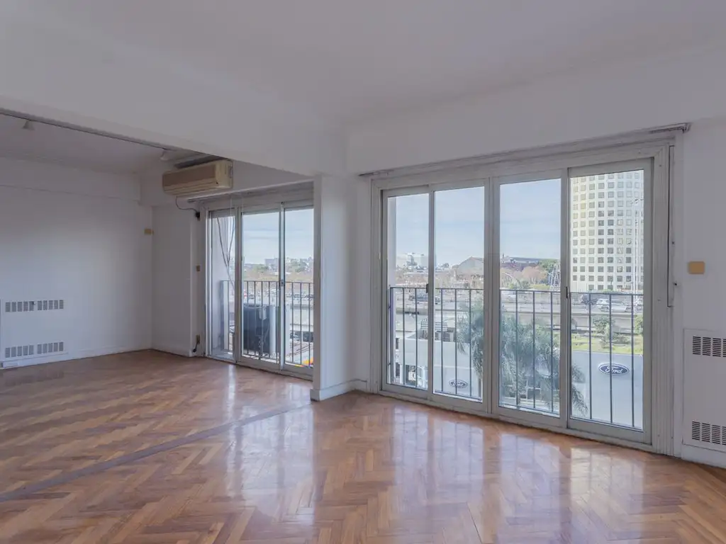 Recoleta apartment with balcony