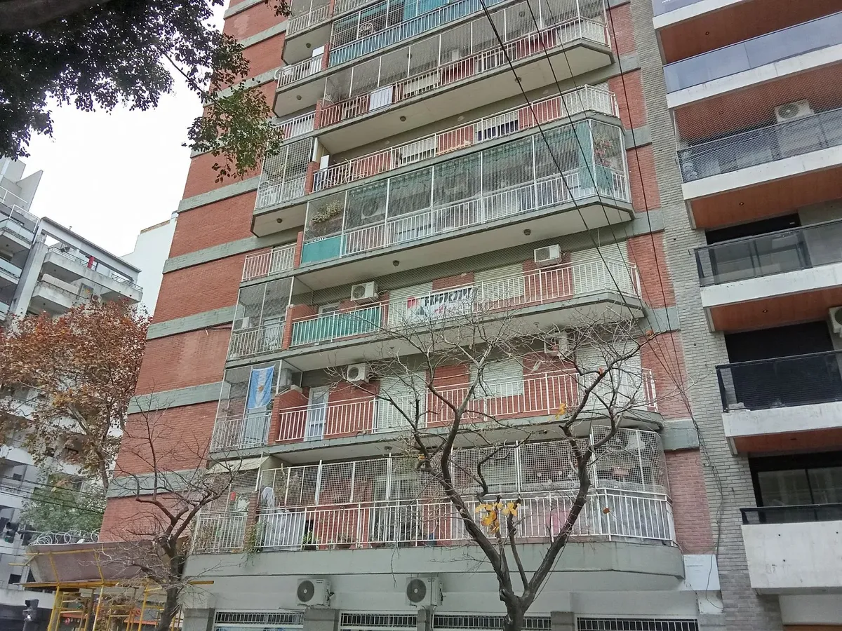 Departemento 3 Ambientes Con Balcón Y Cochera Cubierta En  Villa Urquiza