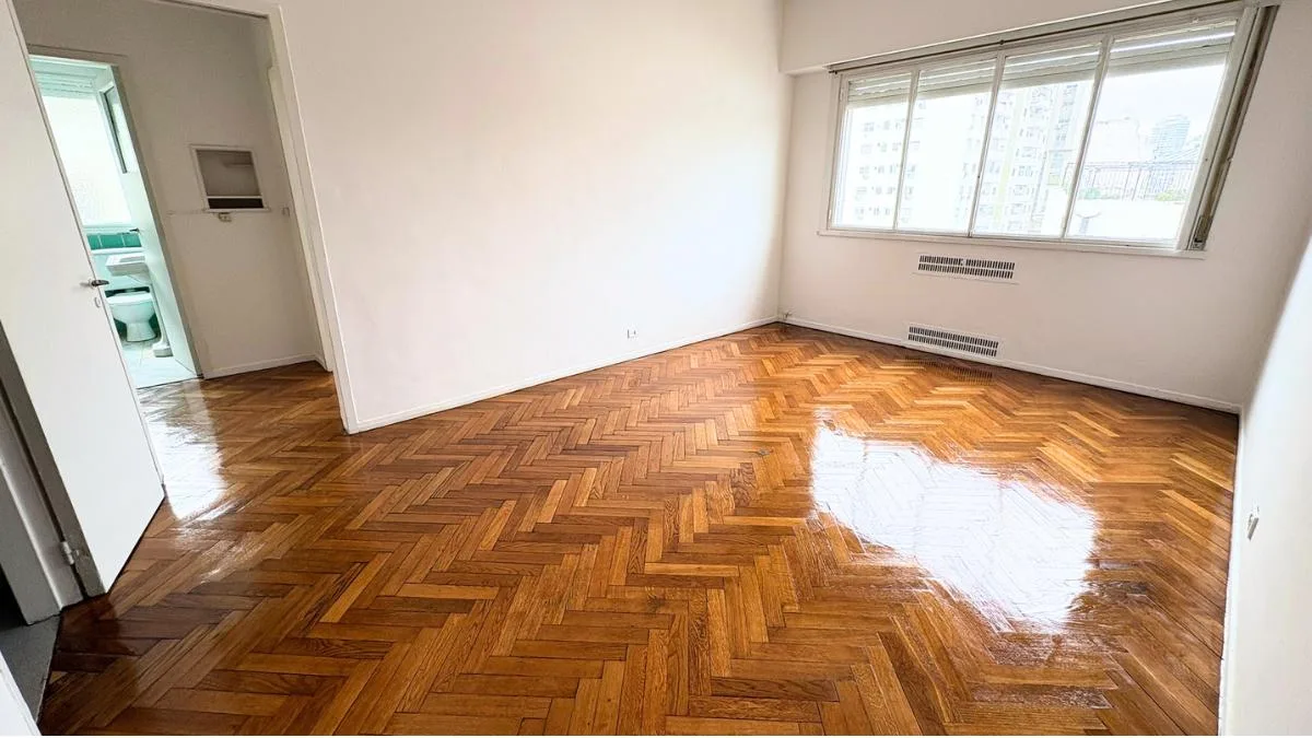 3-room apartment with front balcony