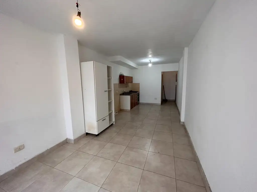 1 ambiente con patio y lavadero