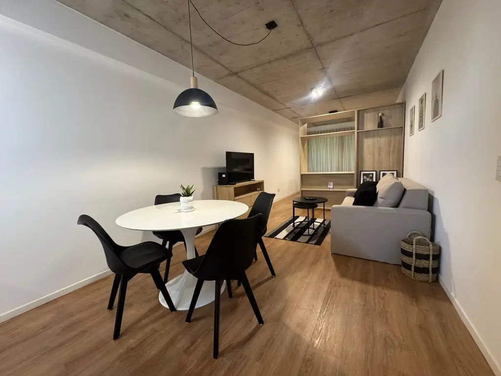 Studio with balcony, San Telmo