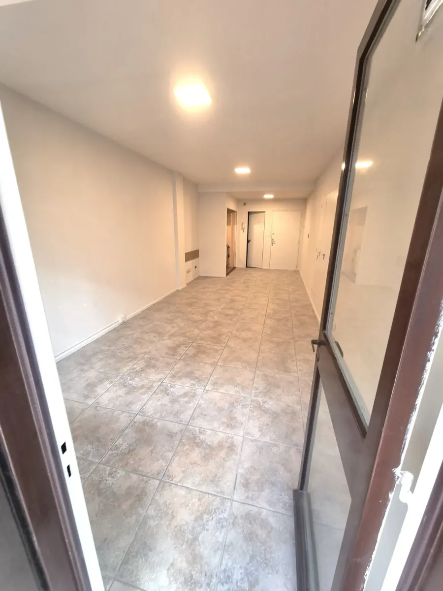 Studio with front balcony in Recoleta
