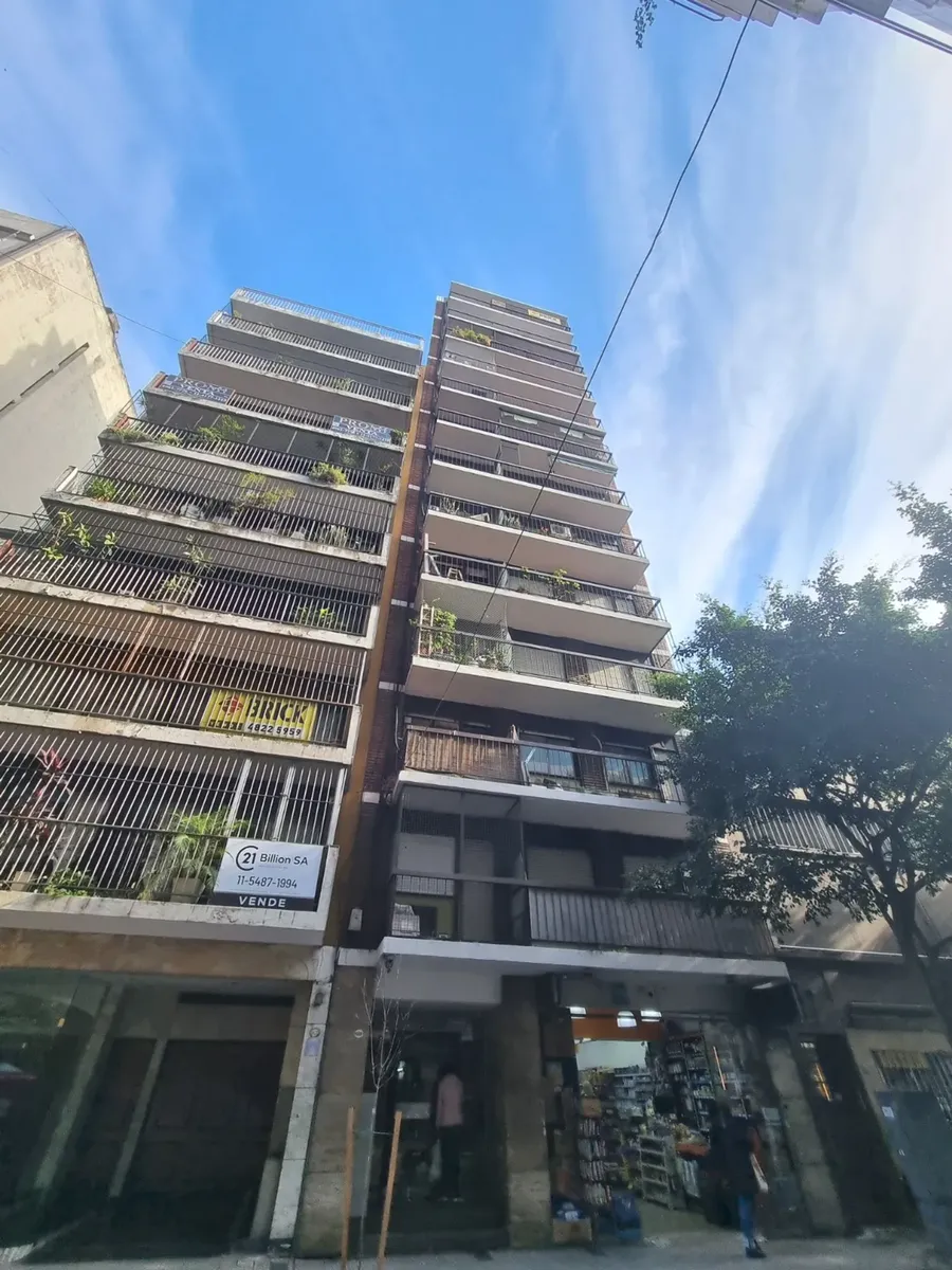 Monoambiente con balcón en Recoleta