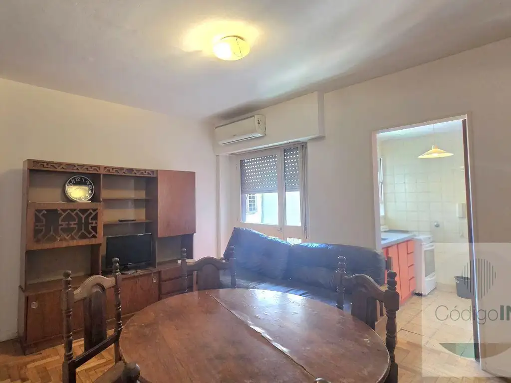 Departamento amoblado con balcón francés