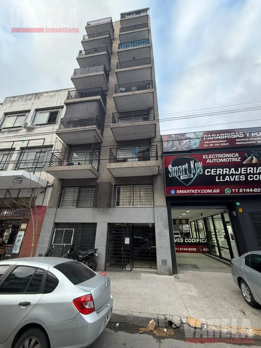 Departamento En Alquiler Monoambiente Al Frente C/balcón Entre Rios 1700 Piso 8°