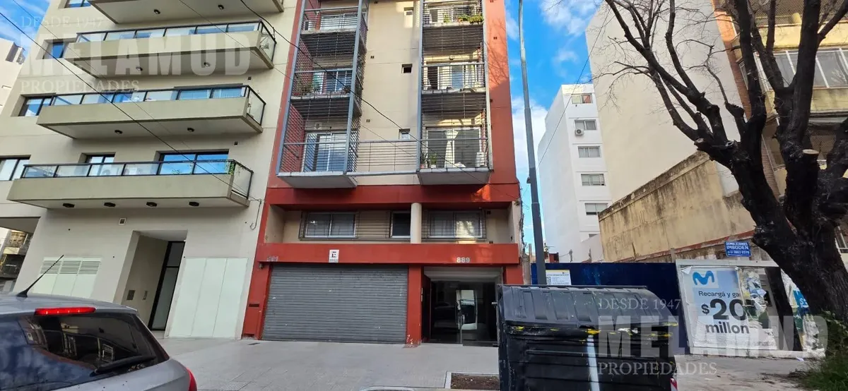 2 ambientes con balcón y cochera