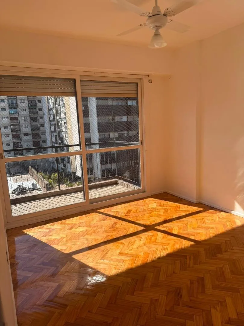 Departamento con balcón en Belgrano