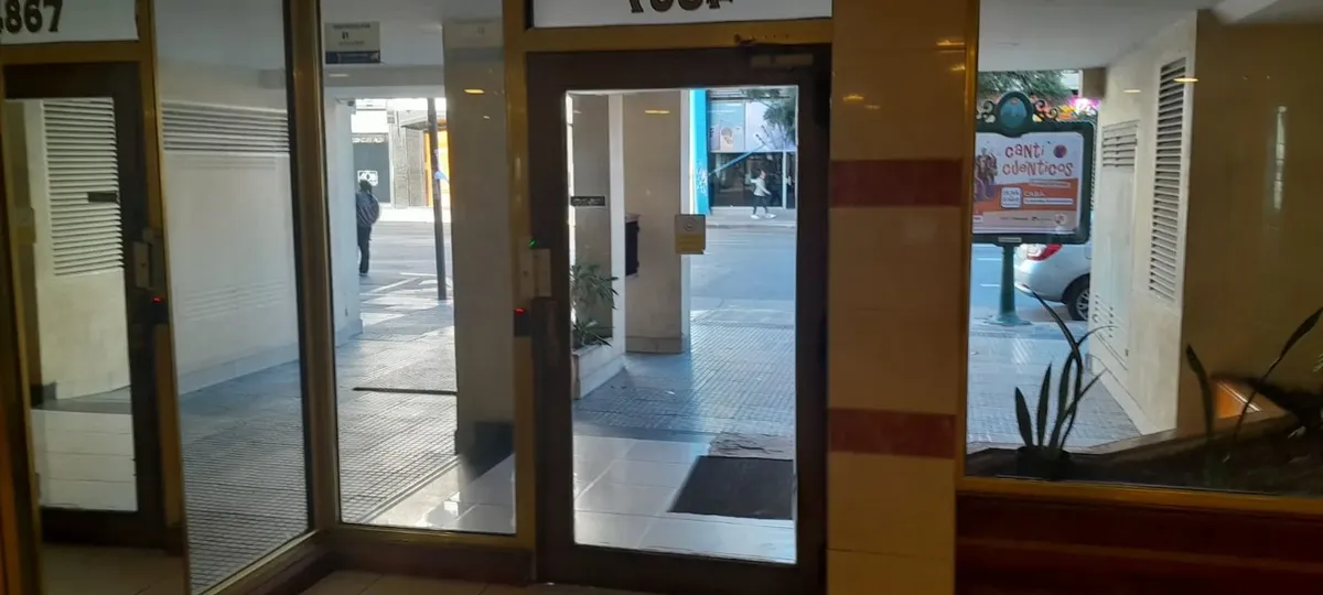 Monoambiente divisible con balcón