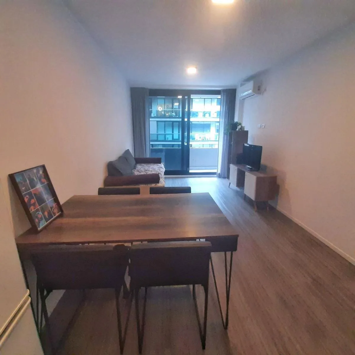 2 ambientes con cochera y balcón