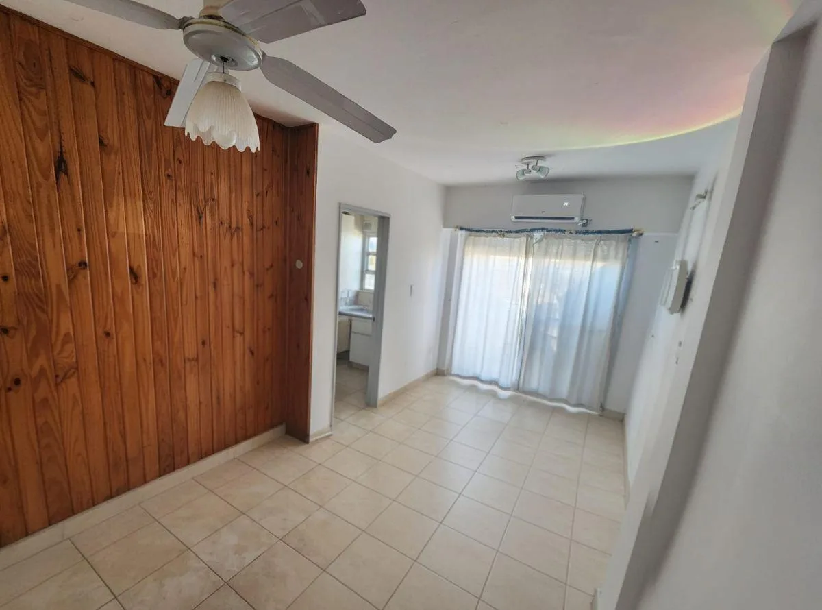 2 ambientes con balcón