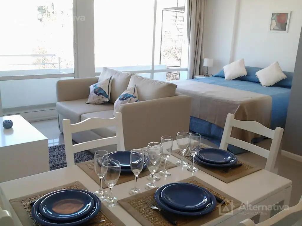Studio amoblado con balcón