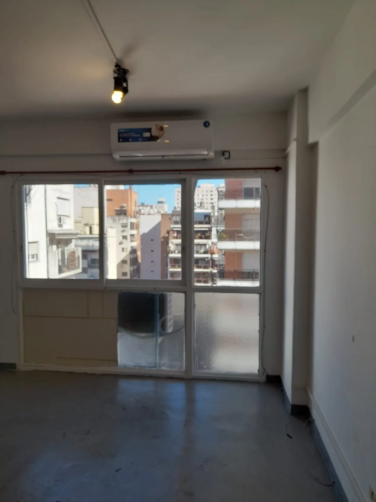 Bright studio with A/C