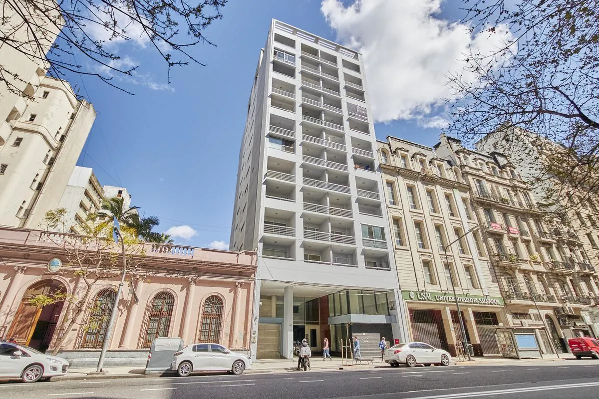 Monoambiente con balcón y amenities