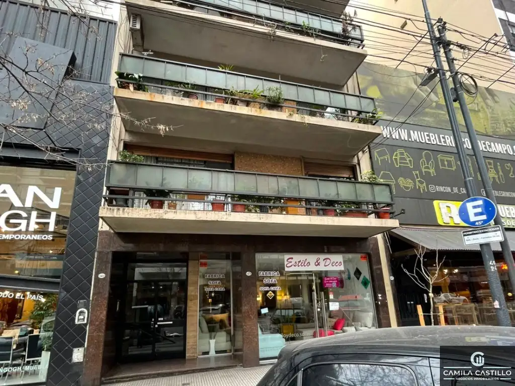 Monoambiente con patio en Balvanera