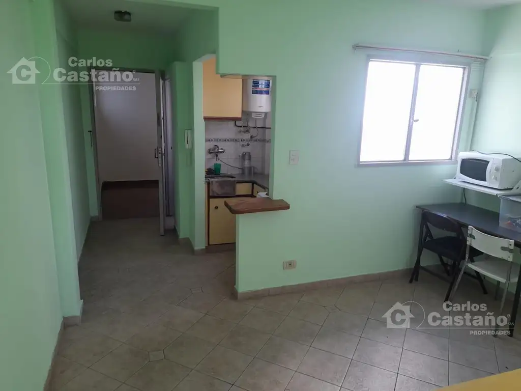 2 ambientes con balcón francés