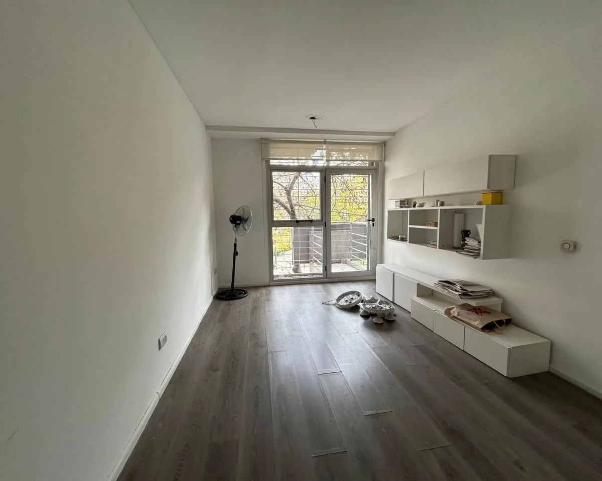 Departamento con balcón en Caballito