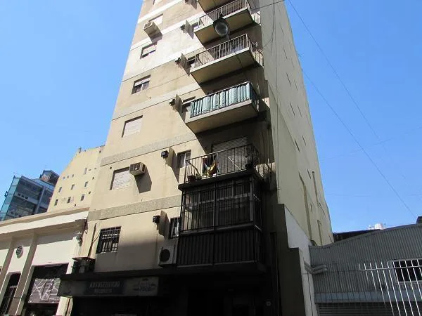 Monoambiente dividido en piso 8
