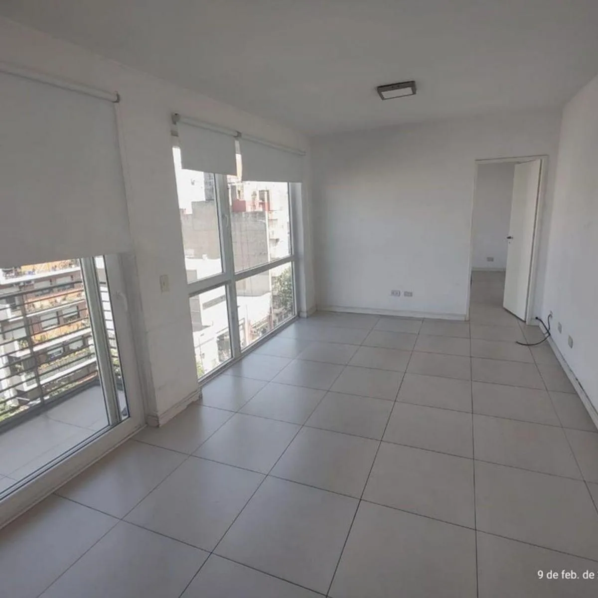 Monoambiente con balcón al Este