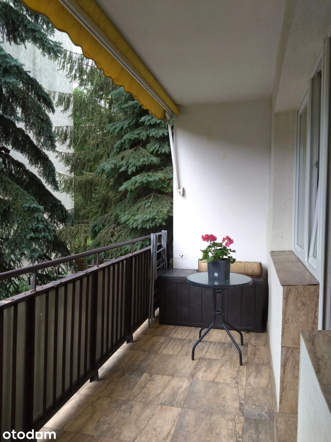 balcony