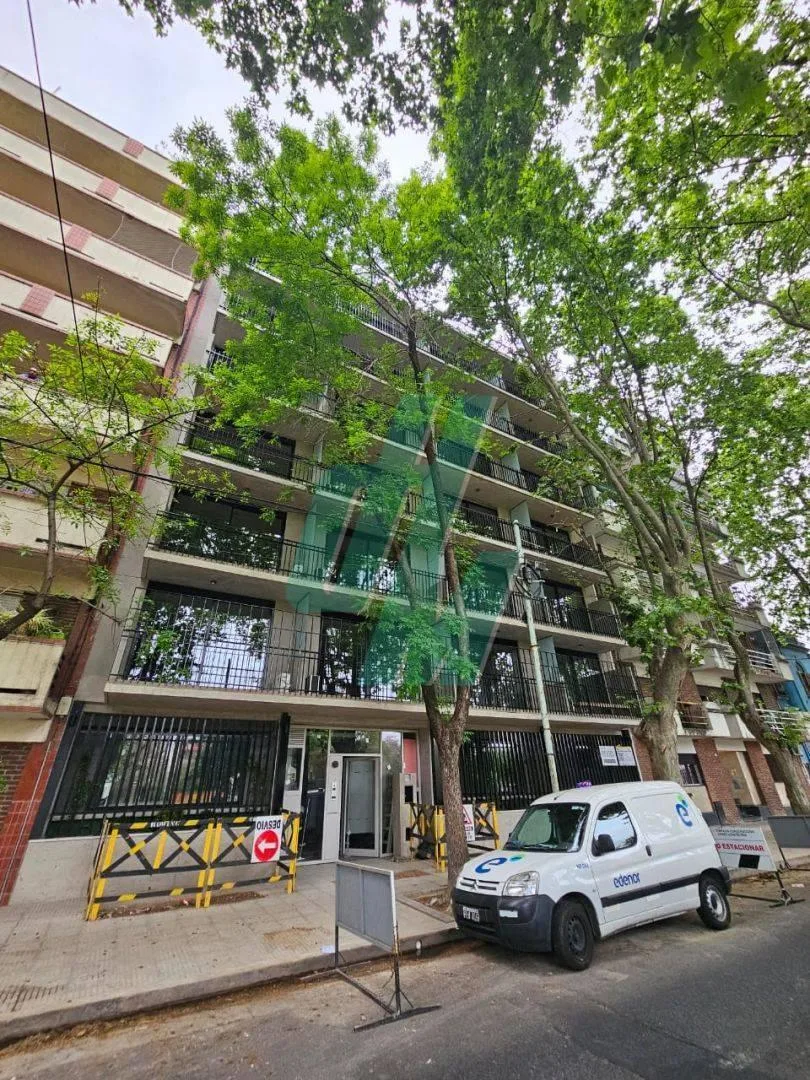 Monoambiente con balcón