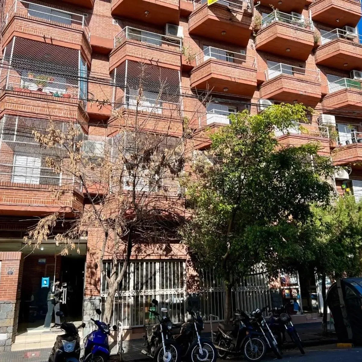 Monoambiente con balcón y pileta
