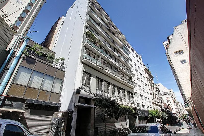 Monoambiente con balcón