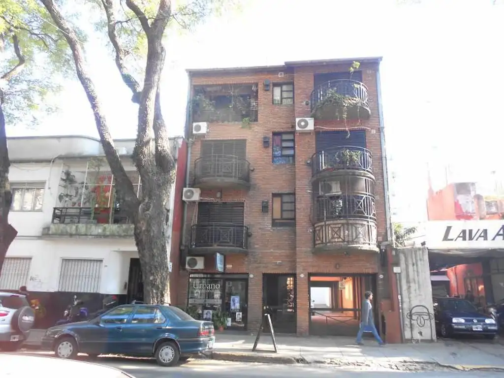 Monoambiente con balcón en Belgrano