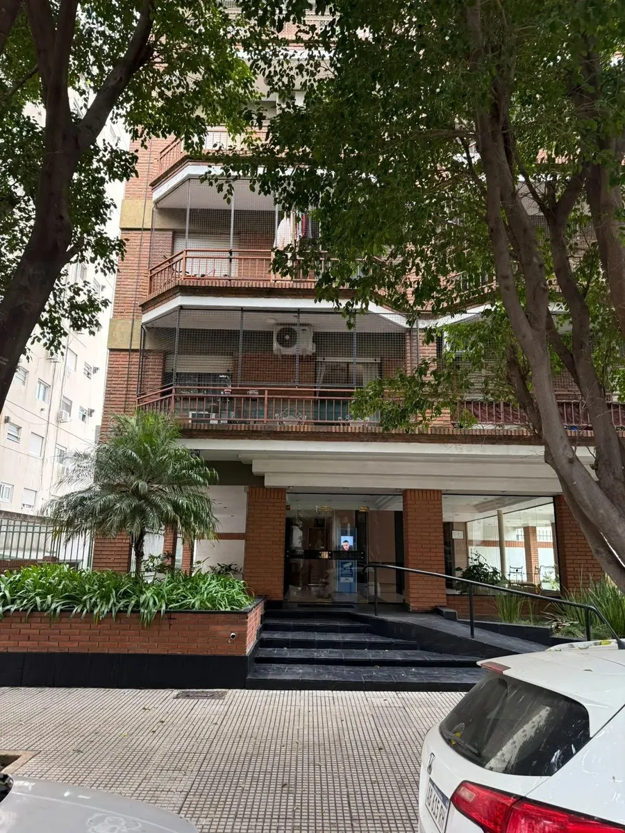 Departamento Con Balcon En El Ultimo Piso- Coghlan