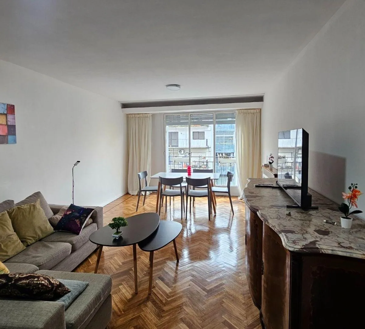 3 ambientes con balcón y terraza