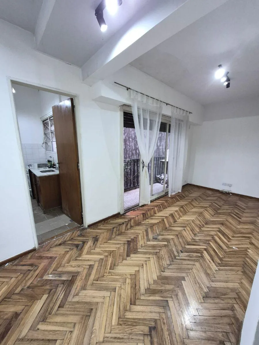 Departamento en Almagro con balcón